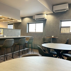 カウンターは6席ございます