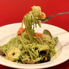 ４種の魚介のジェノベーゼ