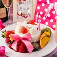 誕生日や記念日にはデザートプレートのご用意も可能。大切な人との特別なひとときを、思い出に残る演出でしっかりとサポートいたします。