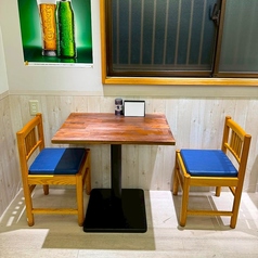 2～3名席テーブルをご用意。
