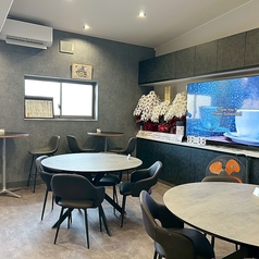 2名×2テーブル/4名×2テーブル