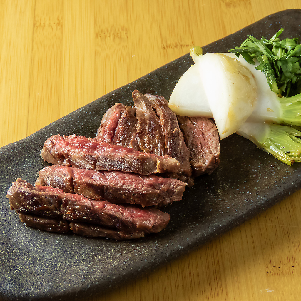 口の中で肉汁が溢れるジューシーなお肉料理をご提供♪お料理はどれも一度は食べてみたい逸品ばかり◎