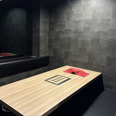 当店は完全個室になっております。プライベートな空間ですので、接待、デート、会食、仲間内のご飲食など様々なシーンにおすすめです。