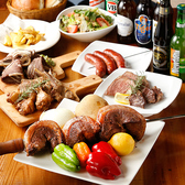 食べ放題と飲み放題がセットになったコースはコスパ抜群。肉料理やサイドメニューを好きなだけ楽しめるため、満足度の高い宴会をお楽しみいただけます。