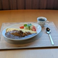 カレーオムライス [スープ付き]