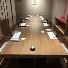広々とした個室テーブル席。2名様~8名様まで