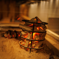 原始焼きを楽しめる大人の居酒屋。