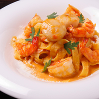 パスタに魅了された、シェフの情熱を感じてください。