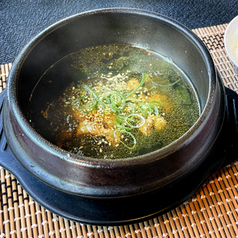 黒毛和牛の肉ワカメスープ