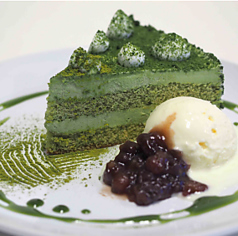 【食後のデザート、お酒と一緒に嗜むでも◎】抹茶ケーキの写真