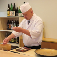 長年の経験と感性が織りなす料理をご堪能あれ