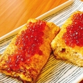 料理メニュー写真 鉄板だし巻き　いくらのせ