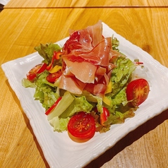 VIVAサラダ　生ハムのせ
