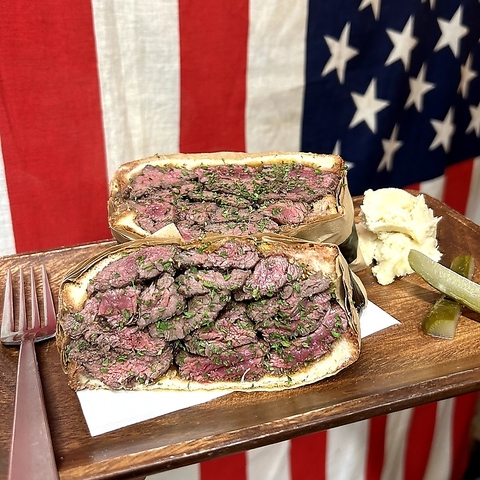 男のロマンと肉汁溢れる赤身肉がつまった大迫力のミートサンドが日吉でも楽しめる♪