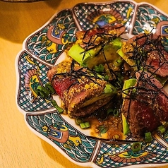 【気の利いた逸品あり】低温調理レバーにパルミジャーノポテサラ、特製ワサビーフや炭火焼牛タンetc・・・の写真