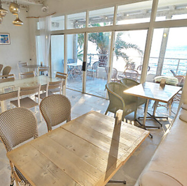 シーサイドカフェハノンの雰囲気1