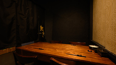 当店では15名様から貸切も承っておりますので、特別な宴会やイベントにぴったりの空間をご提供いたします！大人数でのご利用も大歓迎で、ゆったりとした雰囲気の中で素敵なひとときをお過ごしいただけます。特別な時間をぜひ当店でお楽しみください◎