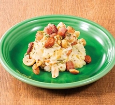 ベーコンとナッツのポテトサラダ
