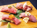 料理メニュー写真 炙り肉寿司４種盛り　４貫