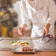 臨場感と迫力！カウンター席、オープンスペース