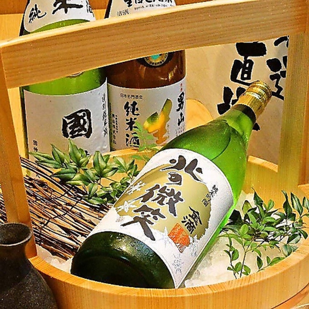 定番のものから旬のもの、その時々にしか楽しめない日本酒を多数ご用意。
