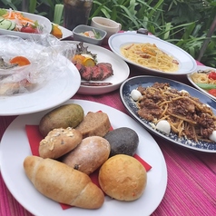 焼きたてパンのカジュアルコース(2728円より)