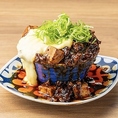 【定番からSNS映えまで！バラエティ豊富な絶品料理】王道の居酒屋メニューはもちろん、見た目も楽しいイマドキのトレンドメニューまで幅広く取り揃え！コスパ抜群の「食べ飲み放題」でのご利用はもちろん、お好きなものを自由に頼める単品注文も大歓迎です★ぜひお気に入りの味を見つけてみてください♪