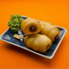 揚げパンソーセージ ／ 干し豆腐／葱油餅（ツォンユウピン）／ しめじ揚げ ／揚げタコ