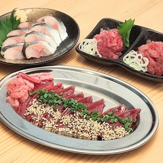 モウカノホシ だるまマグロの頭肉と中落ち食べ比べ サクジニシンの刺身