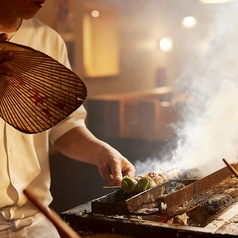 ほのかに香る炭の薫りが最高の調味料