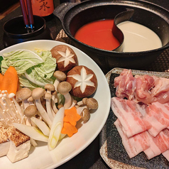 冬季限定！イベリコ豚と鶏肉のやさい鍋