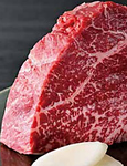イチオシの上赤身ステーキ150g♪上質な赤身肉を150gのボリュームにカットした極上の一品です。