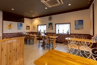 木目調の店内で和やかな宴会を♪肉料理で夜を彩ります◎