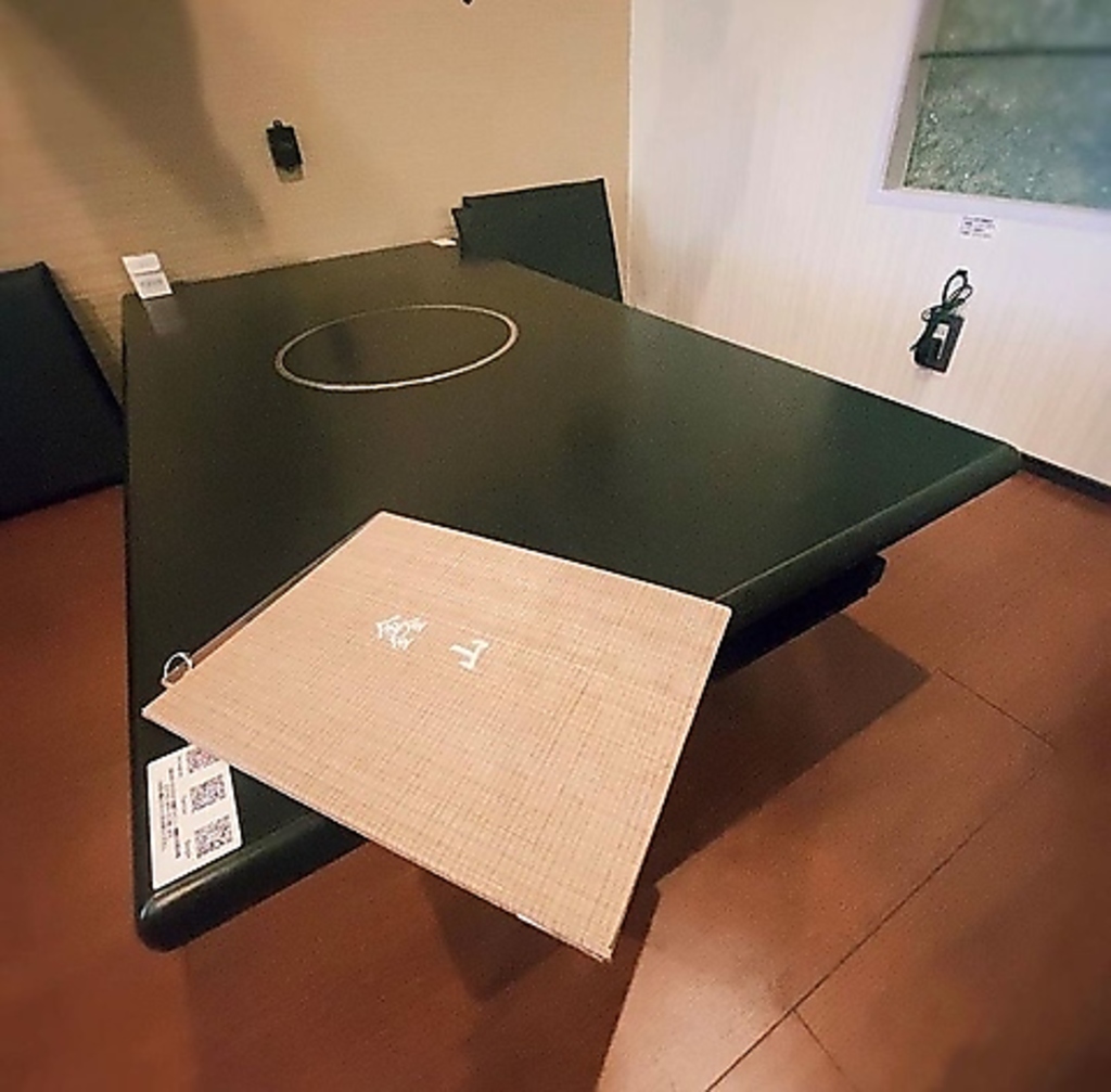 ゆったりくつろげる座敷席♪足を伸ばしてごゆっくりおくつろぎいただけます！最大12名様まで◎