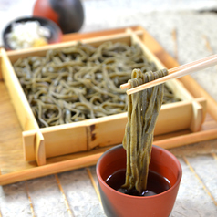 蒼囲オリジナルのナガモの佐渡うどん。