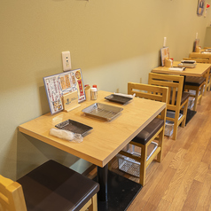 【テーブル席：～2名様×3卓】