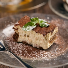 LOGIC ロジック 池袋駅東口のおすすめランチ3