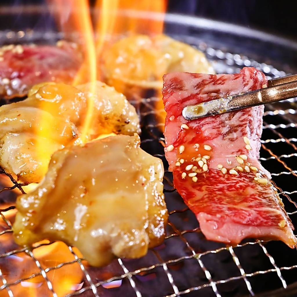 極上の焼肉＆名物のもつ鍋＆鮮度抜群ホルモン焼きなど無敵のおやじの名物が詰まったコースがおすすめ