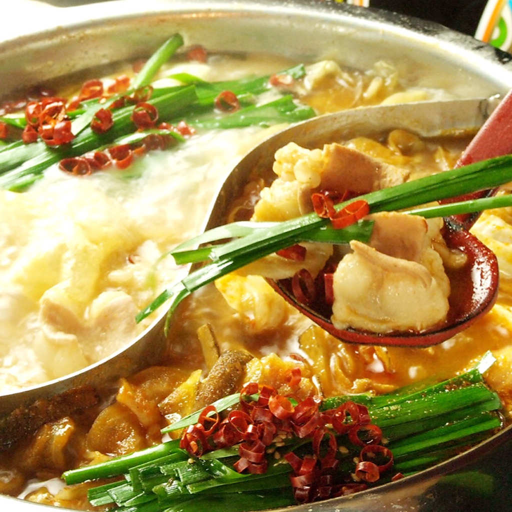 これが噂の二色もつ鍋！せっかく食べるなら色んな味を楽しみたいあなたにおススメ!