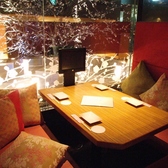 【完全個室】2名様からご利用いただける和モダンな雰囲気の個室席。ご宴会はもちろん、接待や会食などの大事なシーンにも最適です。