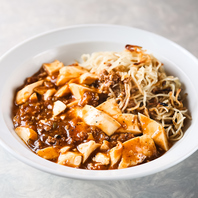 香ばしく焼き上げた麺と旨辛がやみつき！麻婆焼きそば