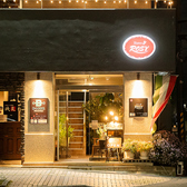 当店には専用駐車場およびバリアフリー設備はございませんが、近隣には有料パーキングが多数ございますのでお車でも安心です。ご来店の際、お足元に不安がある方はスタッフまでお気軽にお声掛けください。