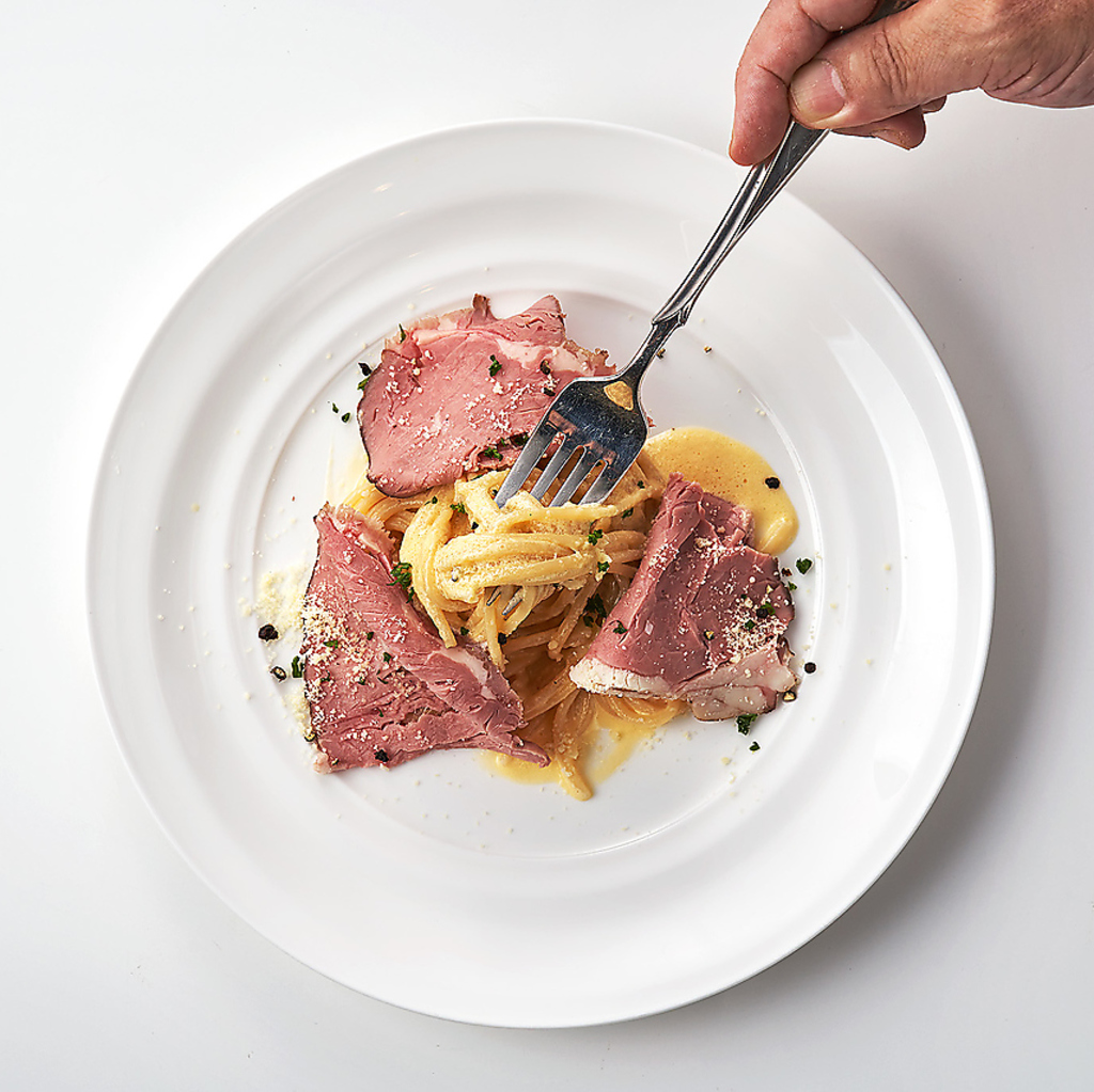 ローストビーフのカルボナーラ