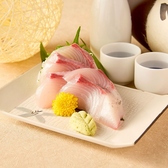 新鮮な鮮魚をご用意!!当店の自慢の日本酒や焼酎と合わせてお楽しみ下さい♪他にも肉料理や九州料理など、幅広いメニューをご用意しております。味はもちろん見た目にもこだわった逸品を是非ご賞味下さい。