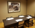 会社仲間との接待、大事なお席に最適な完全個室。人数に応じて個室をお作りします。