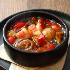 イベリコベーコンとマッシュルームのアヒージョ