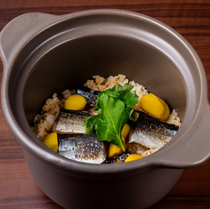 季節の炊き込み土鍋飯