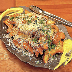 皮付きポテトフライ
