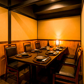 完全個室席でのご利用はもちろん、団体のお客様や貸切での宴会も大歓迎。深夜まで営業していますので、様々なシーンでのご利用が可能です。ぜひご予約お待ちしております。飲み放題も980円からとコスパ抜群です。