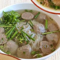 18 牛肉団子のフォー